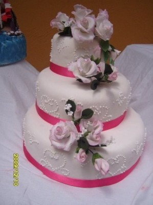 geraldine fuentealba prestadores de Servicio tecnico en Chile en Macul |  todo tipo de pasteleria artesanal, pasteles para toda ocacion y las tortas de novios se incluye la degustacion