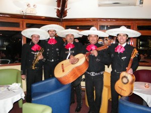 Mariachi Chile Mexico Anuncios gratis en La Granja |  Serenatas Mariachis..!! 7279788, Mariachis, Charros, serenatas, rancheras... a domicilio..!!