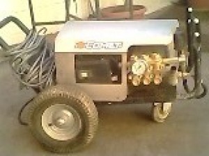 CHRISTIAN FLORES prestadores de Servicio tecnico en Chile en Santiago |  VENDO ESPECTACULAR HIDROLAVADORA CASI NUEVA , HIDROLAVADORA COMET ITALIANA