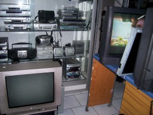 jorge prestadores de Servicio tecnico en Chile en Santiago |  central electronica en general reparamos equipos, servicio electronico telerama catedral 1980 6712677