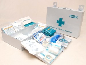 francisco prestadores de Servicio tecnico en Chile en Recoleta |  METALICO BOTIQUIN CON MASCARILLA CRP TODO TIPO DE USO, EL MEJOR EQUIPAMIENTO A MENOR PRECIO